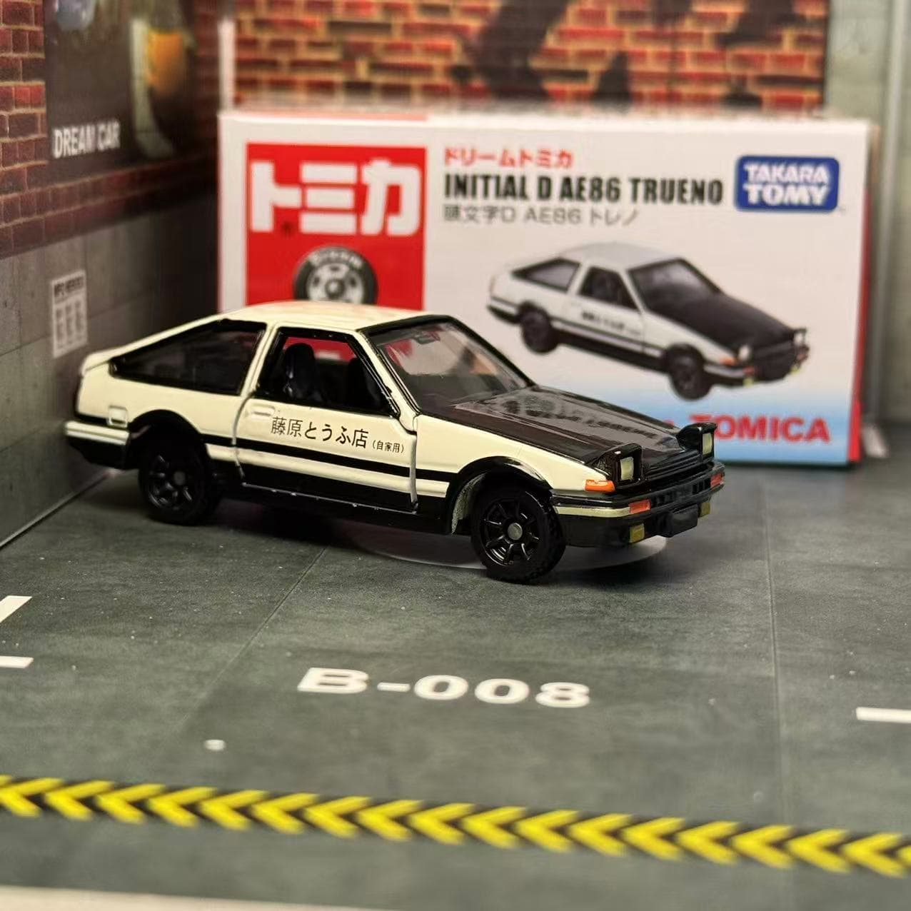Dream Tomica NO. 145'te İlk D  - Model Kit Ae86 incelemesi ve fiyatı